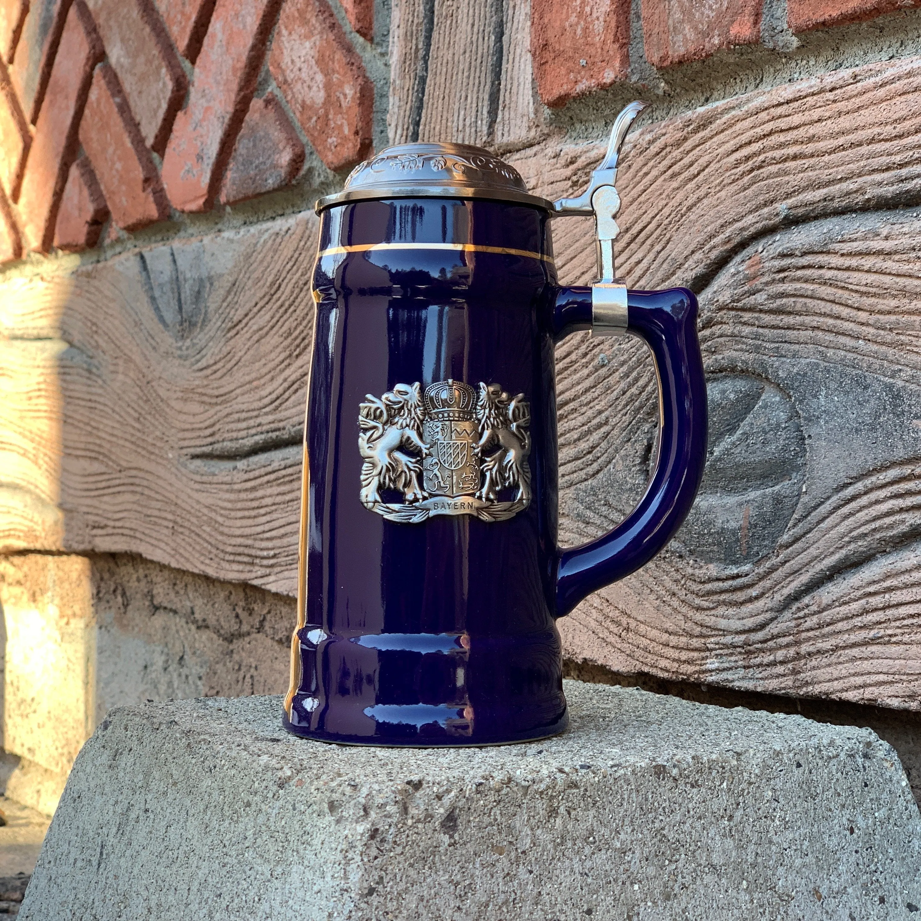 .75L Bayern Cobalt Blue Medallion Lidded German Beer Stein