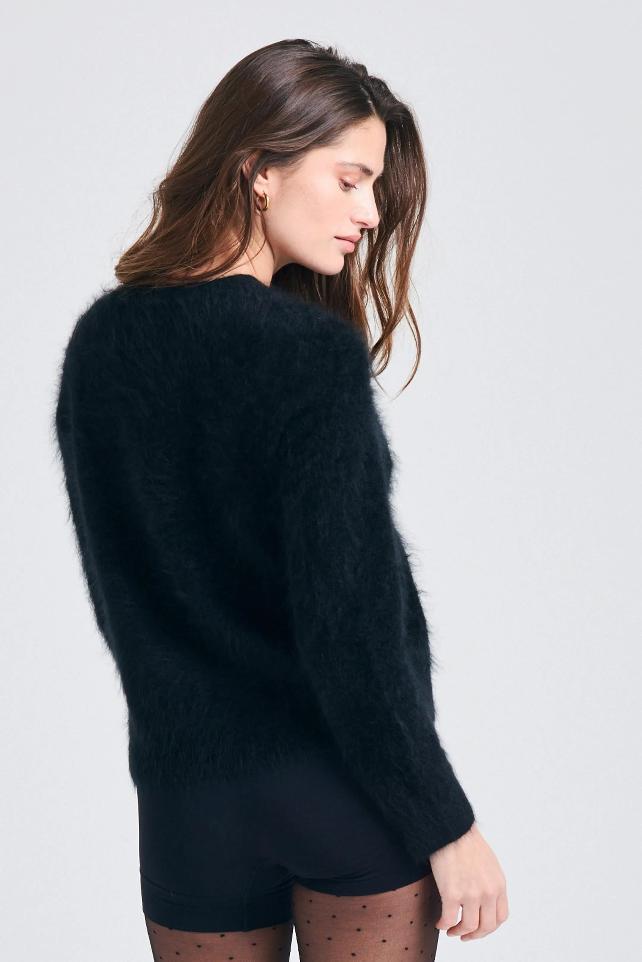 Brushed Cashmere Crew in Black
