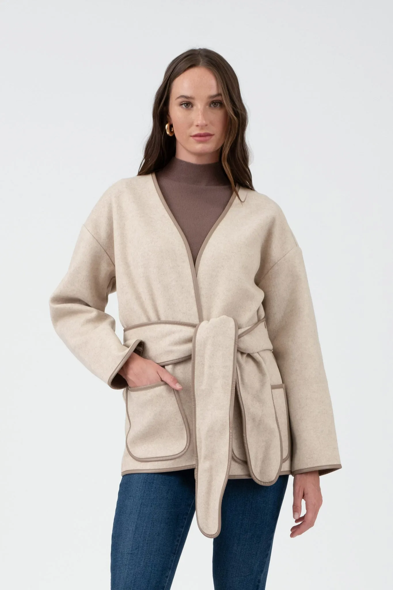 CONTRAST TRIM BELTED COAT