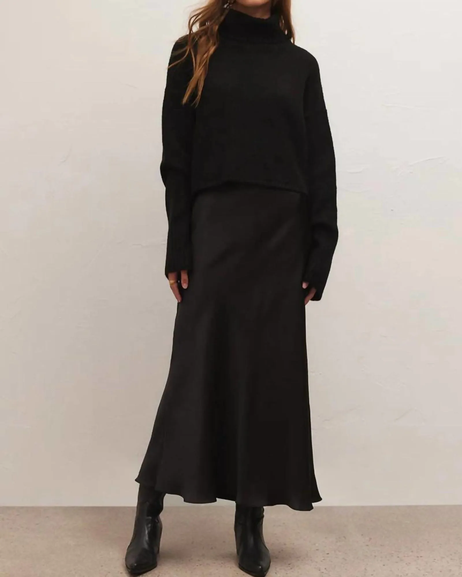 Europa Poly Sheen Skirt in Black | Black