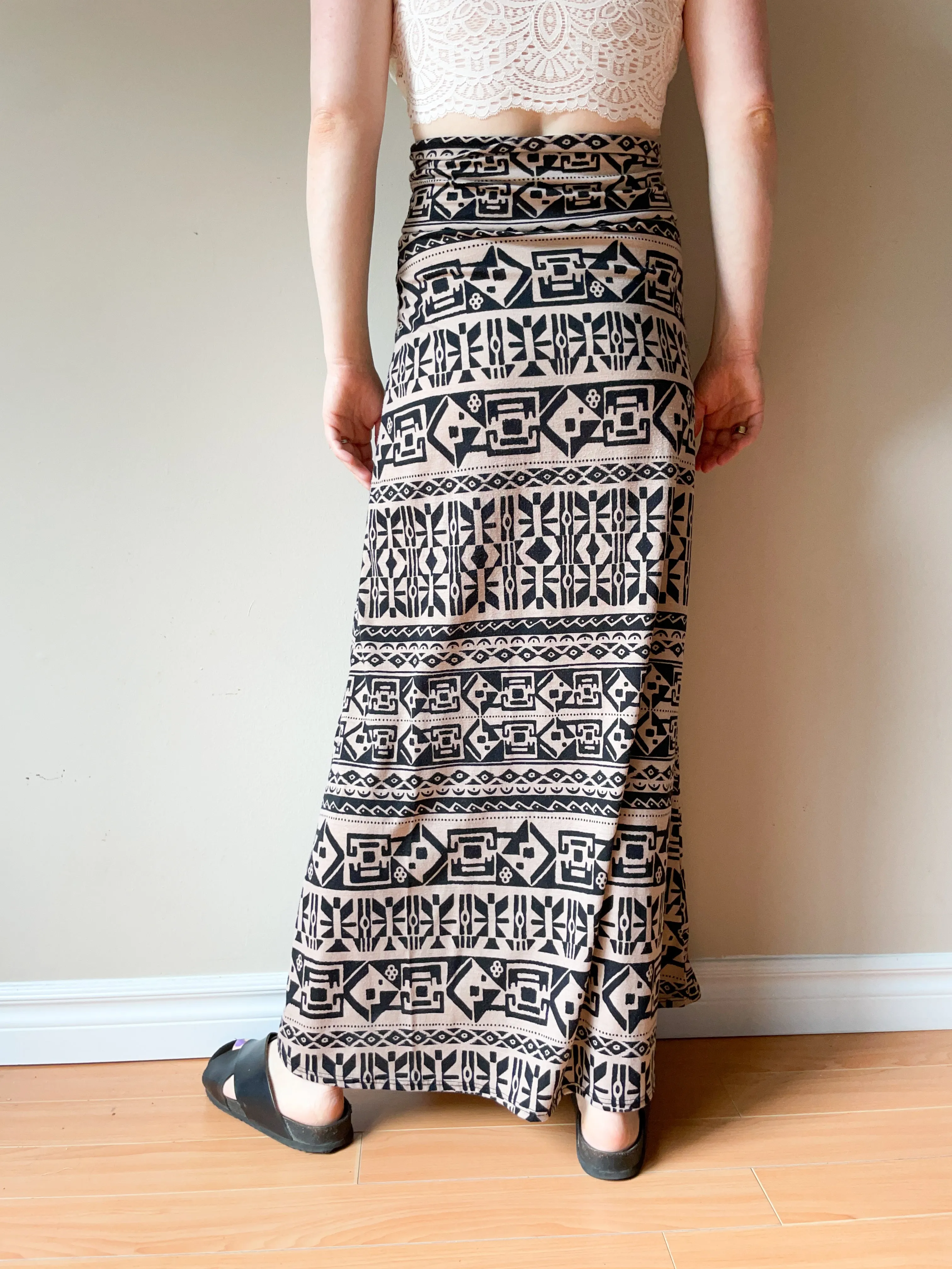 Promesa Camel Black Graphic Maxi Knit Skirt - S/M
