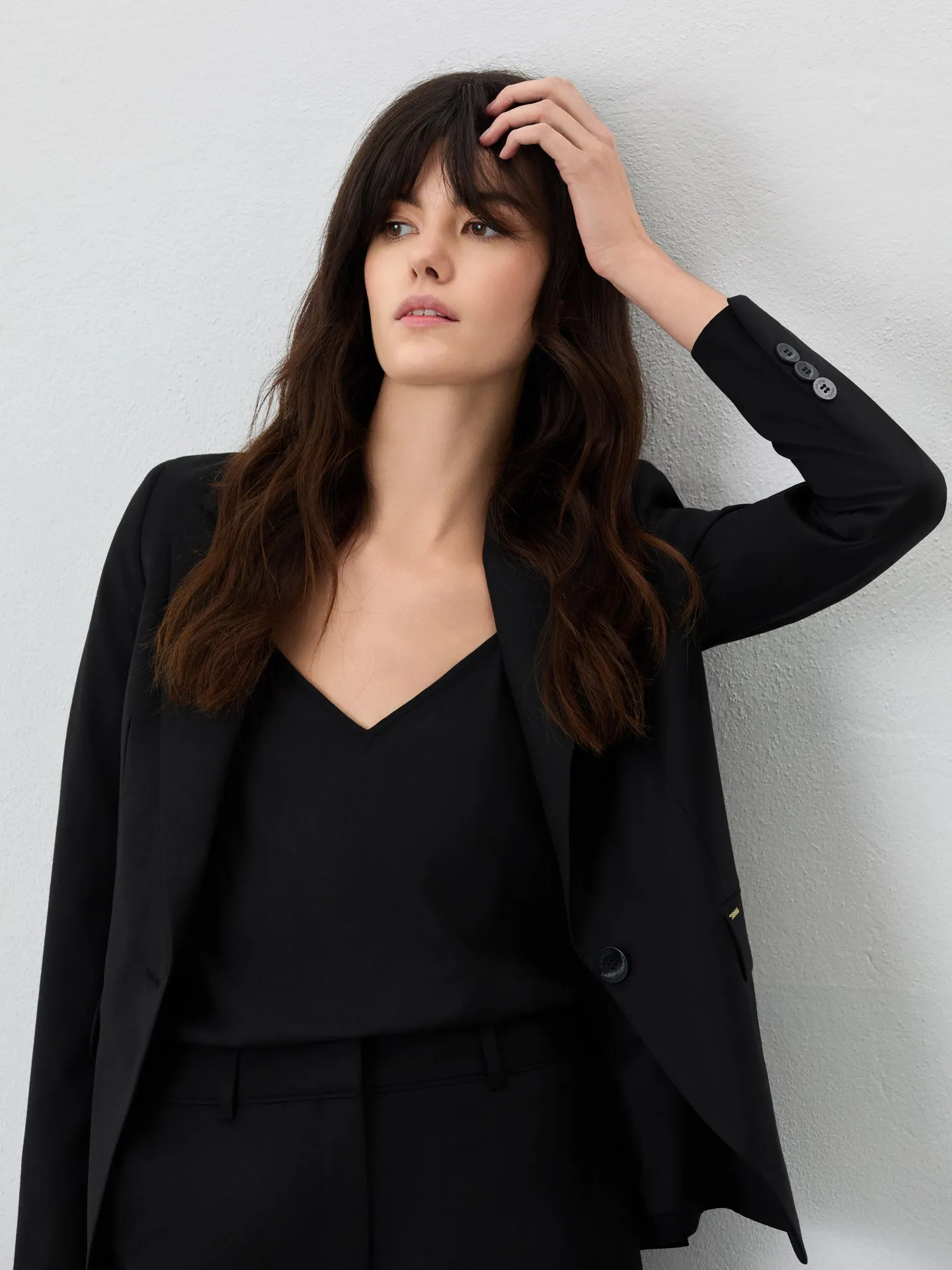 Single Breasted Black Suit In Wool Blend